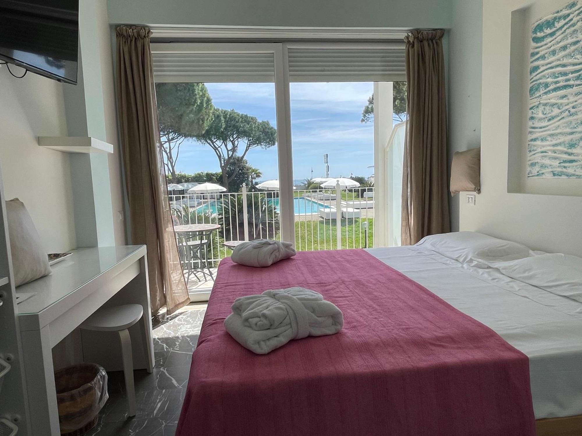Capo Circeo Beach Resort Spa Fronte Mare San Felice Circeo Exteriör bild
